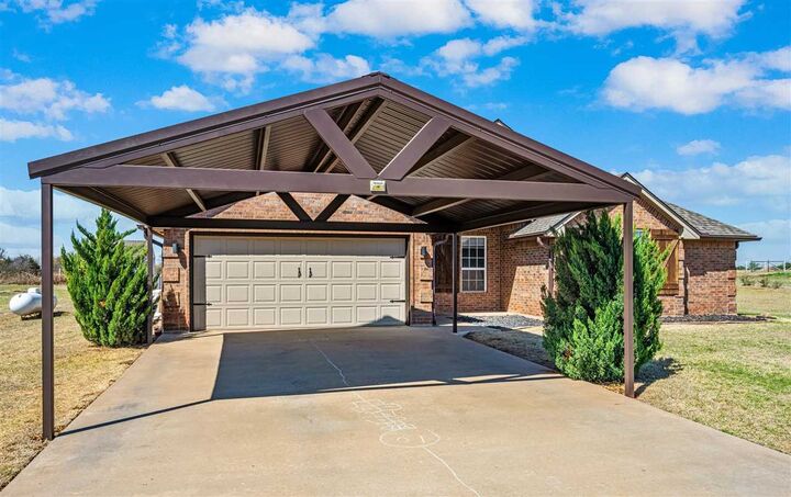 Property Photo:  291 NE Coyote Dr  OK 73541 