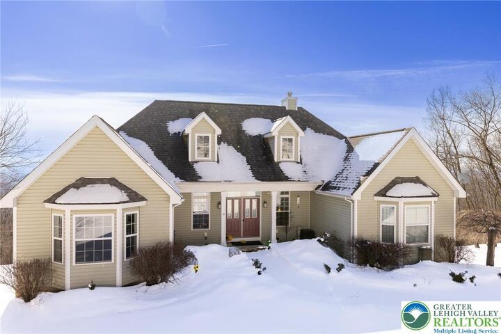 Property Photo:  1231 Sky High Terrace  PA 18330 