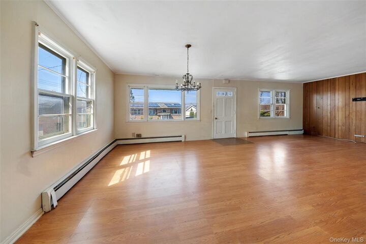 Property Photo:  53 Sweetfield Circle  NY 10704 