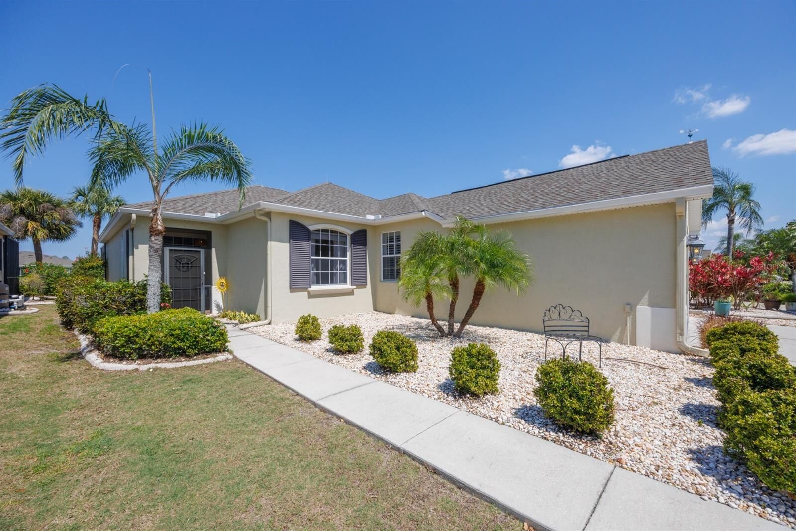 Property Photo: 1045 Emerald Dunes Drive FL 33573