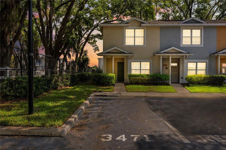 Property Photo:  3471 High Hampton Circle  FL 33610 