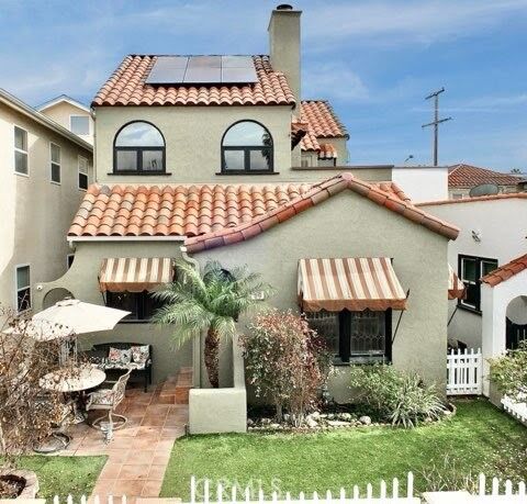 Property Photo:  50 Pomona  CA 90803 