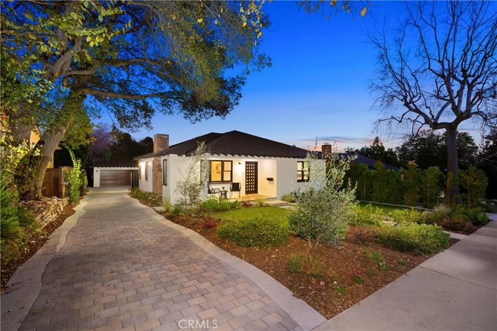 Property Photo:  230 N Sunnyside Avenue  CA 91024 