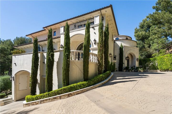 Property Photo:  1210 Chantilly  CA 90077 