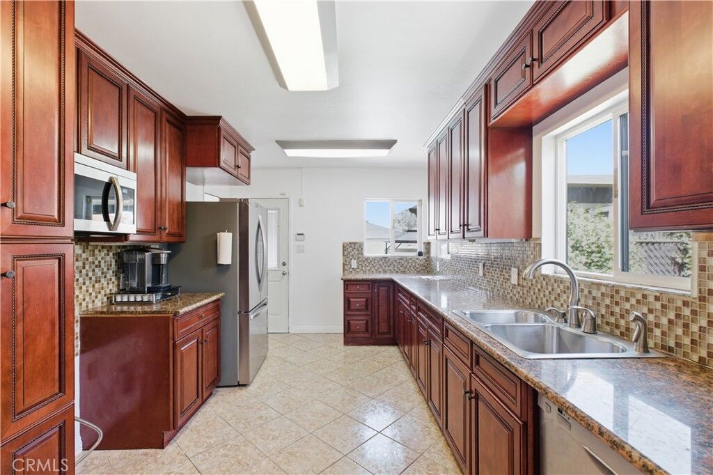 Property Photo: 10019 Rosecrans CA 90706