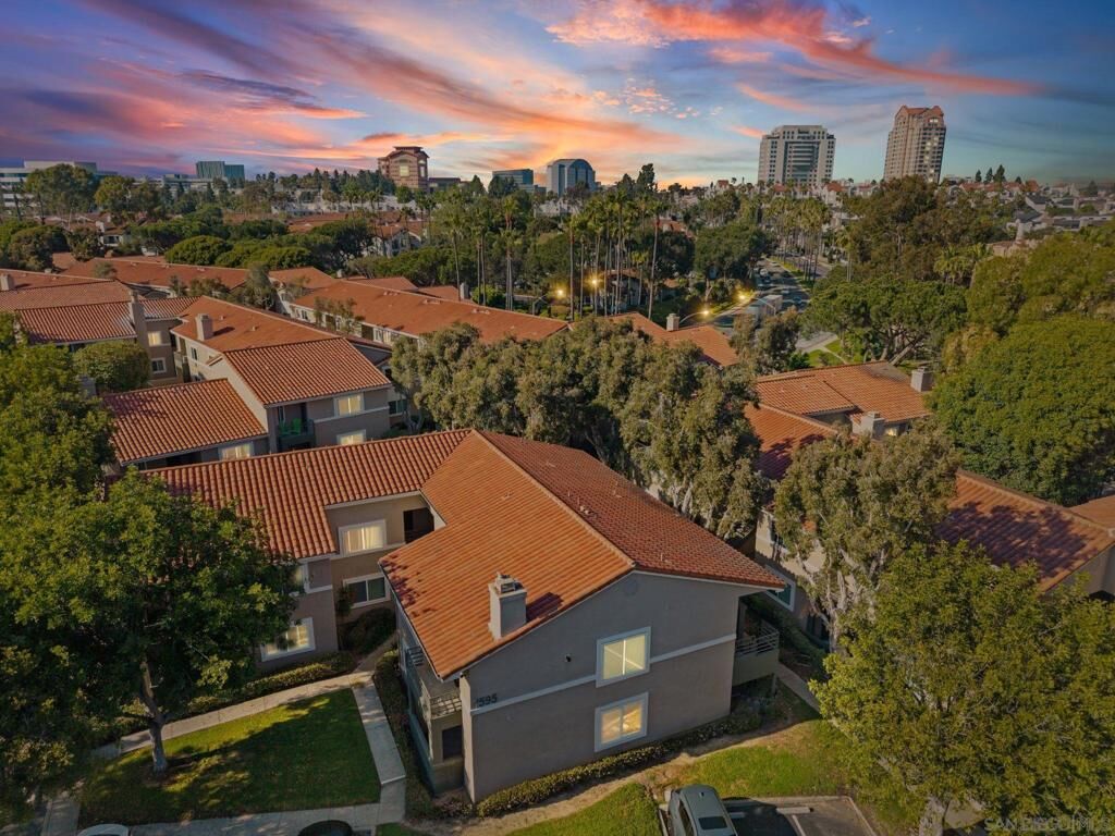 Property Photo:  7595 Charmant 707  CA 92122 