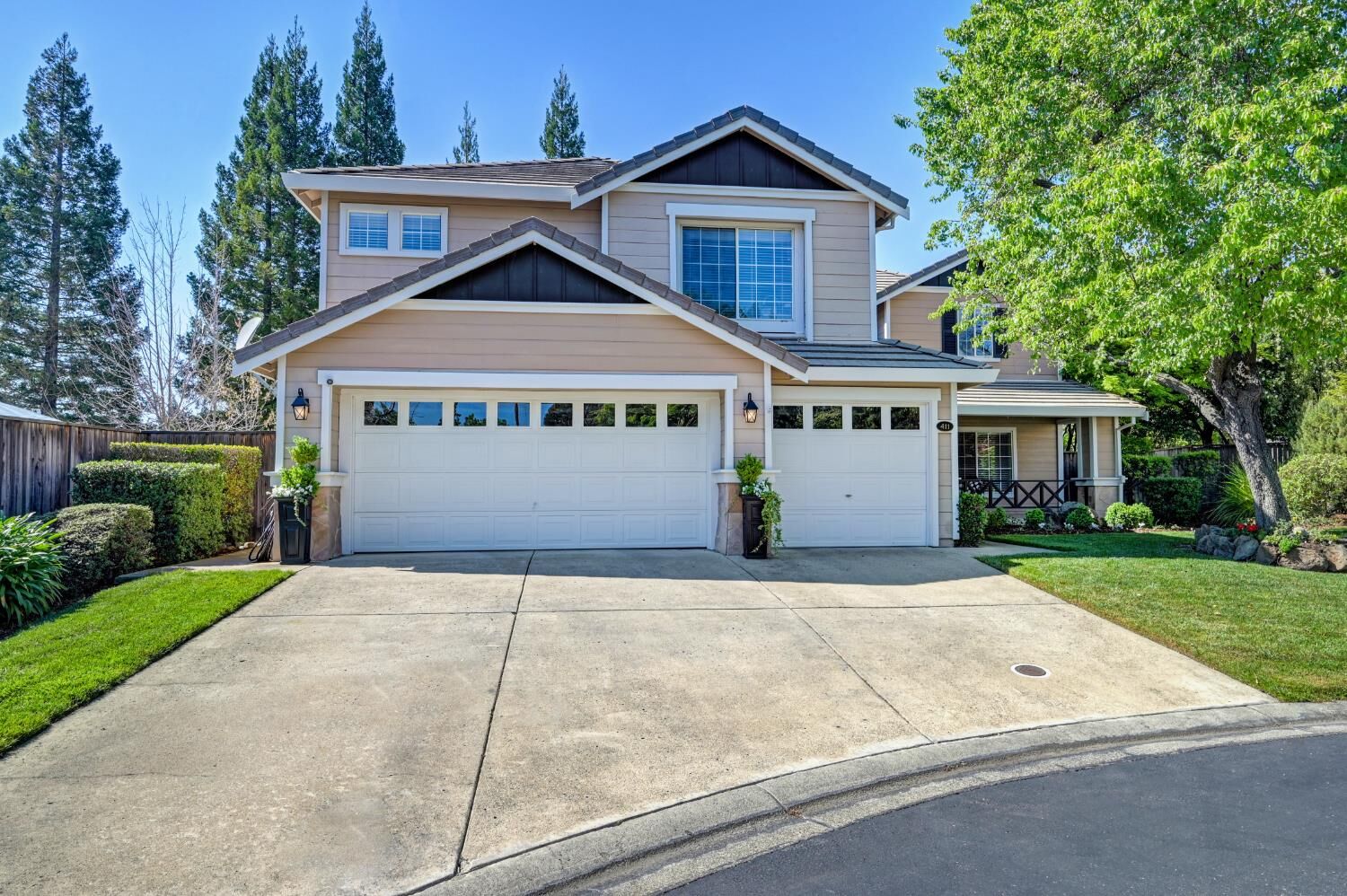 Property Photo:  411 Villeroy Court  CA 95746 