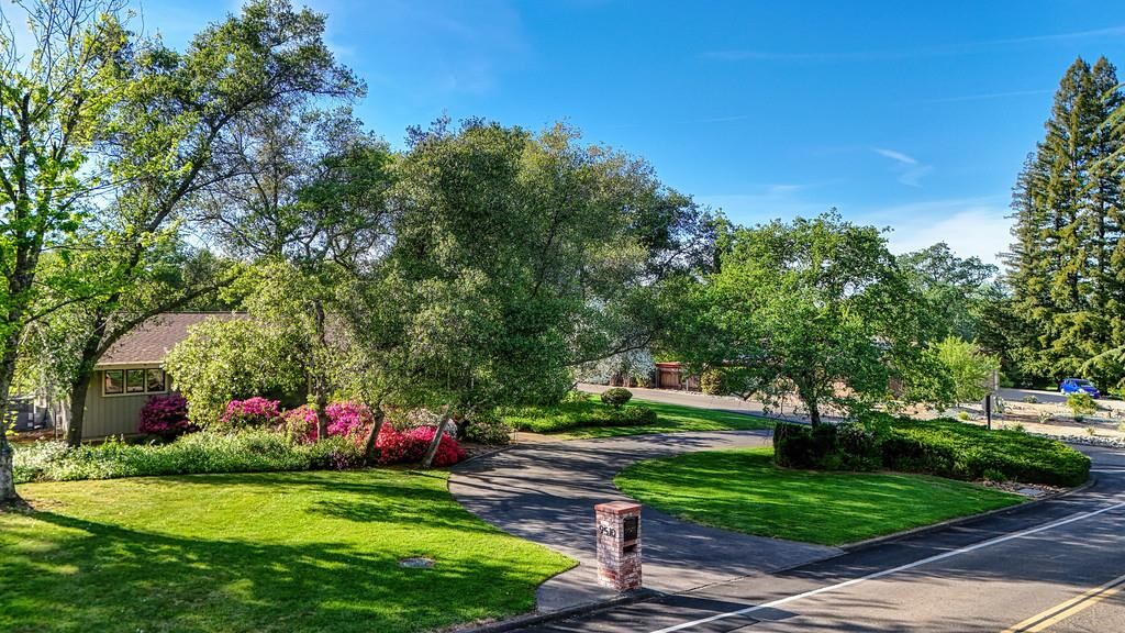 Property Photo:  9510 Oak Leaf Way  CA 95746 