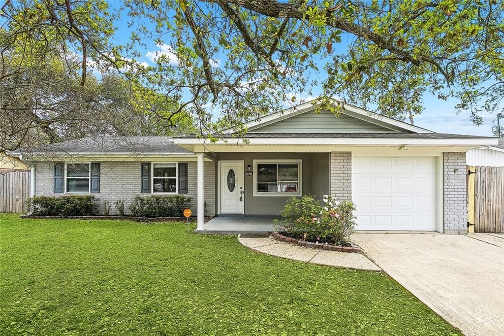 Property Photo: 1517 Ridgecrest Drive LA 70458