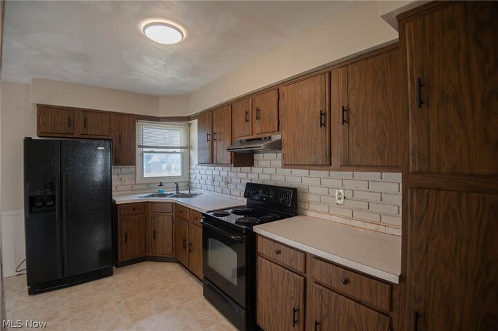 Property Photo:  3945 S Schenley Avenue  OH 44511 