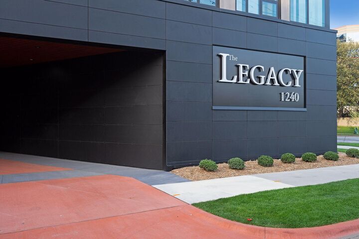 Property Photo: 1240 S 2nd Street 424 MN 55415