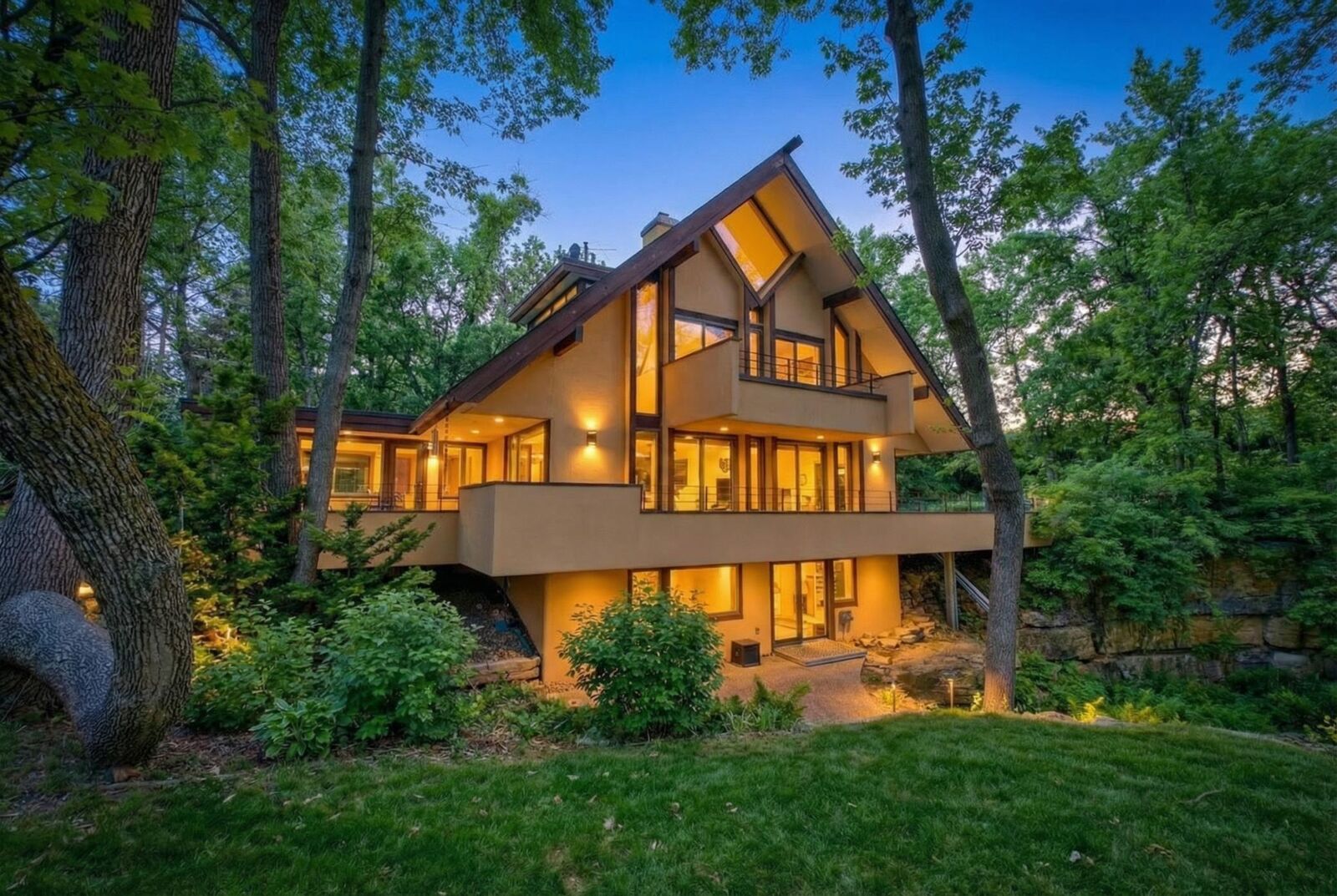 Property Photo:  1013 Broadway Street N  MN 55082 