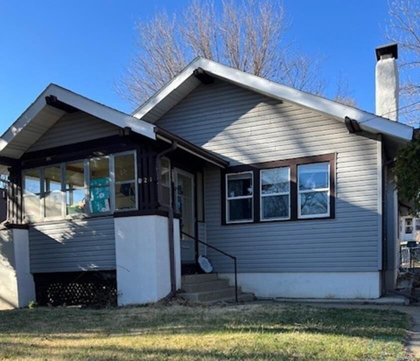 Property Photo:  921 34th St  IA 51104 