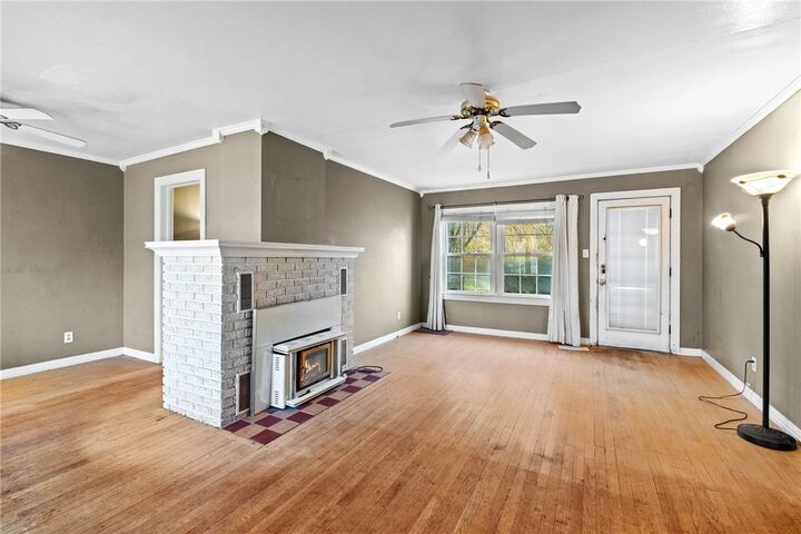 Property Photo: 739 E Jackson Drive AR 72701