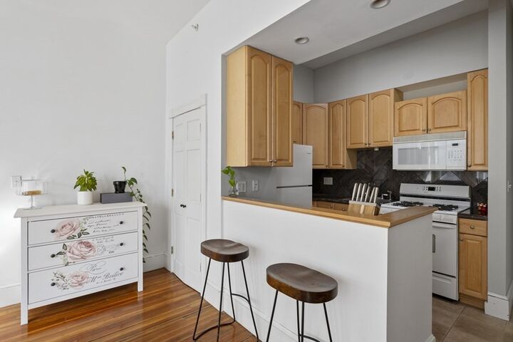 Property Photo:  99 Washington Street 21  MA 01970 