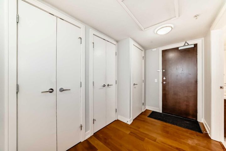 Property Photo: 222 Riverfront Avenue SW 1126 AB T2P 0X2