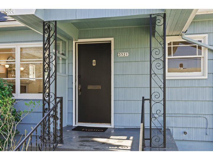 Property Photo:  3521 NE 69th Ave  OR 97213 