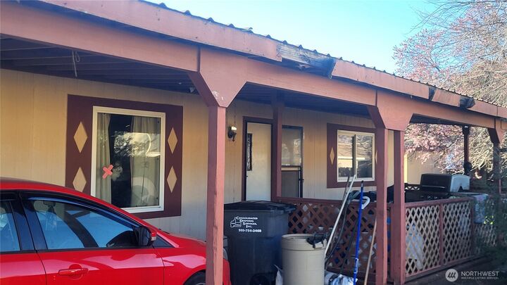 Property Photo: 353 5th Avenue SE WA 98823