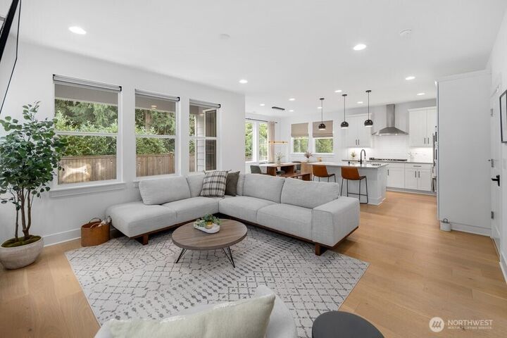 Property Photo:  5820  155th Street SW  WA 98026 