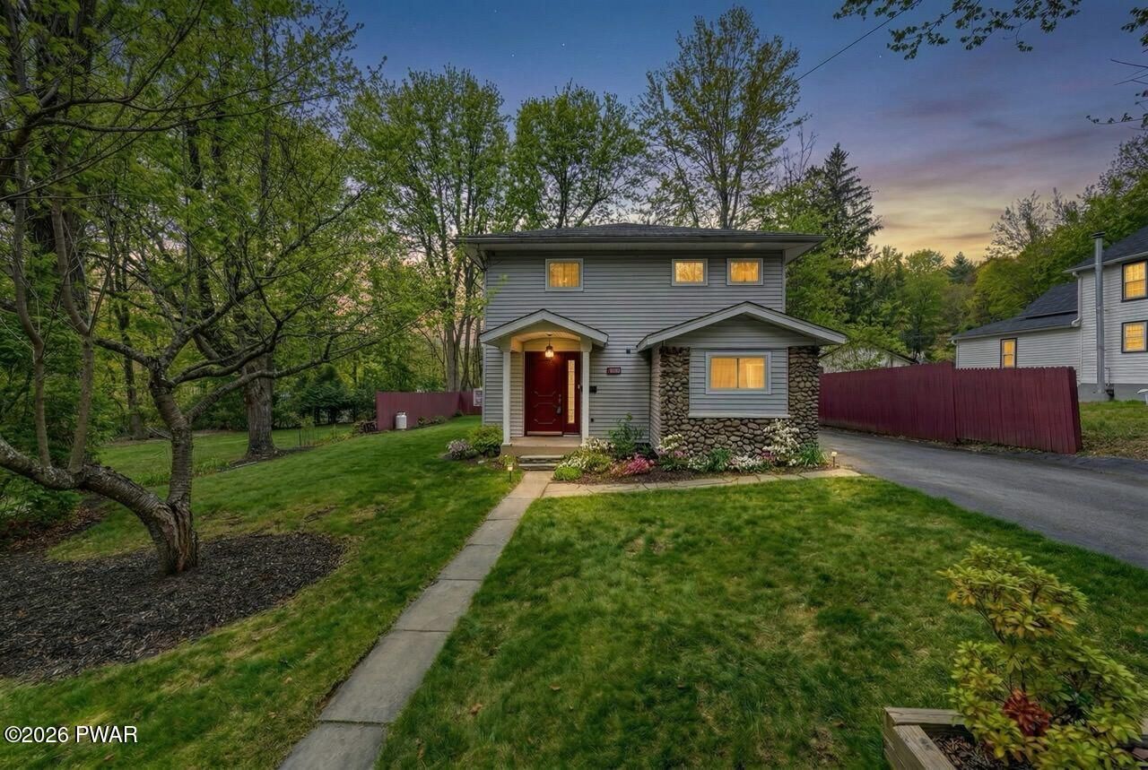 Property Photo:  211 Spruce Street  PA 18428 