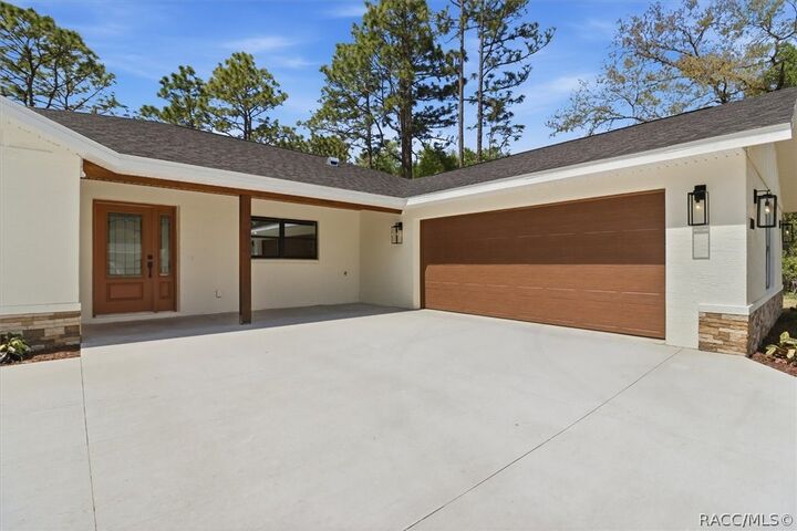 Property Photo:  784 N Lafayette Way  FL 34453 