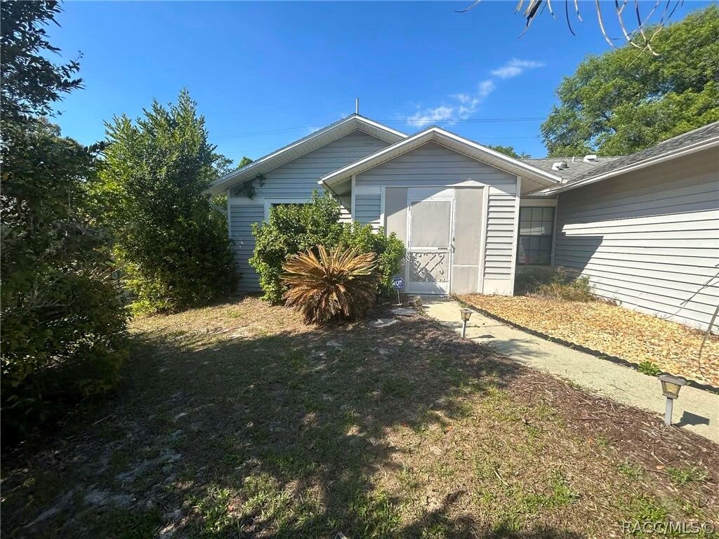 Property Photo:  229 W Sugarberry Lane  FL 34465 
