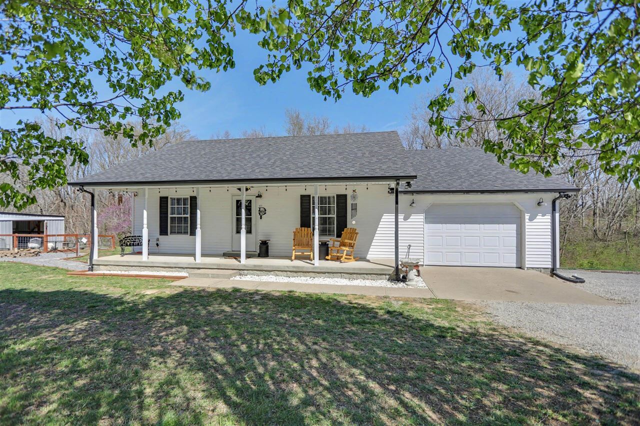 Property Photo:  111 Oak Forest Road  KY 42164 