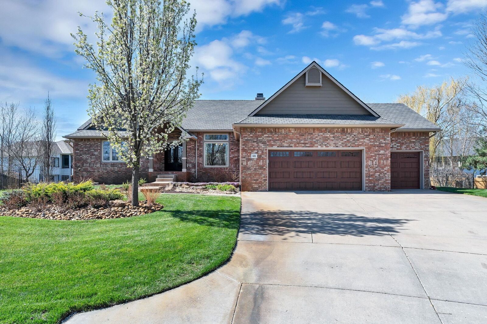 Property Photo: 121 S Breezy Pointe Ct KS 67235