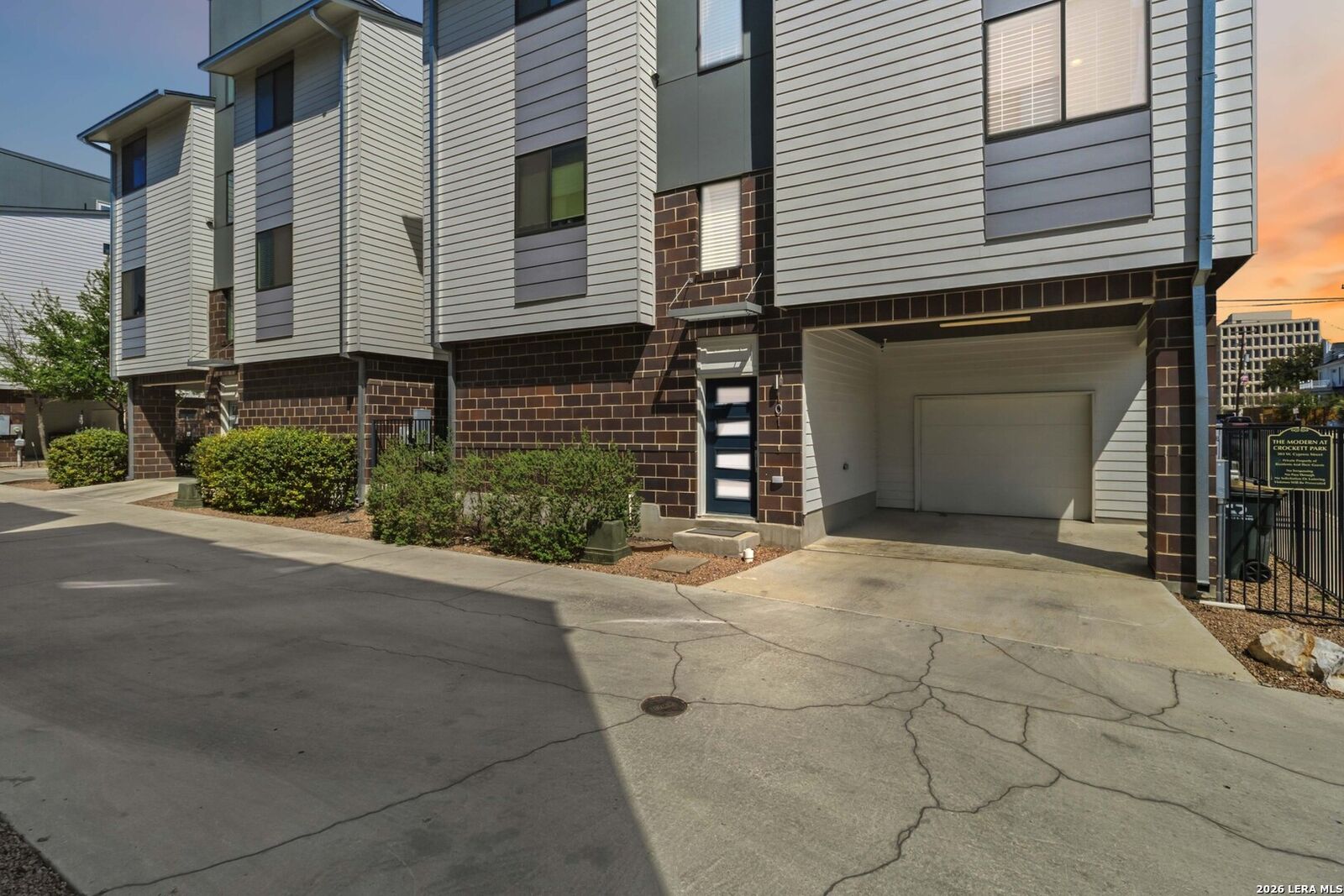 Property Photo:  303 W Cypress Unit 101  TX 78212 