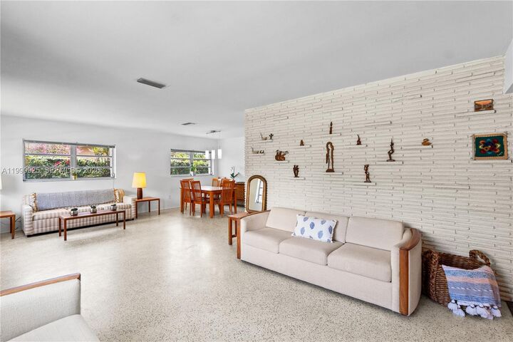 Property Photo: 4800 SW 64th Ave FL 33155