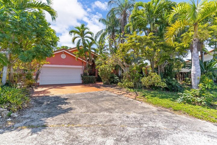 Property Photo:  15012 SW 45th Ln  FL 33185 