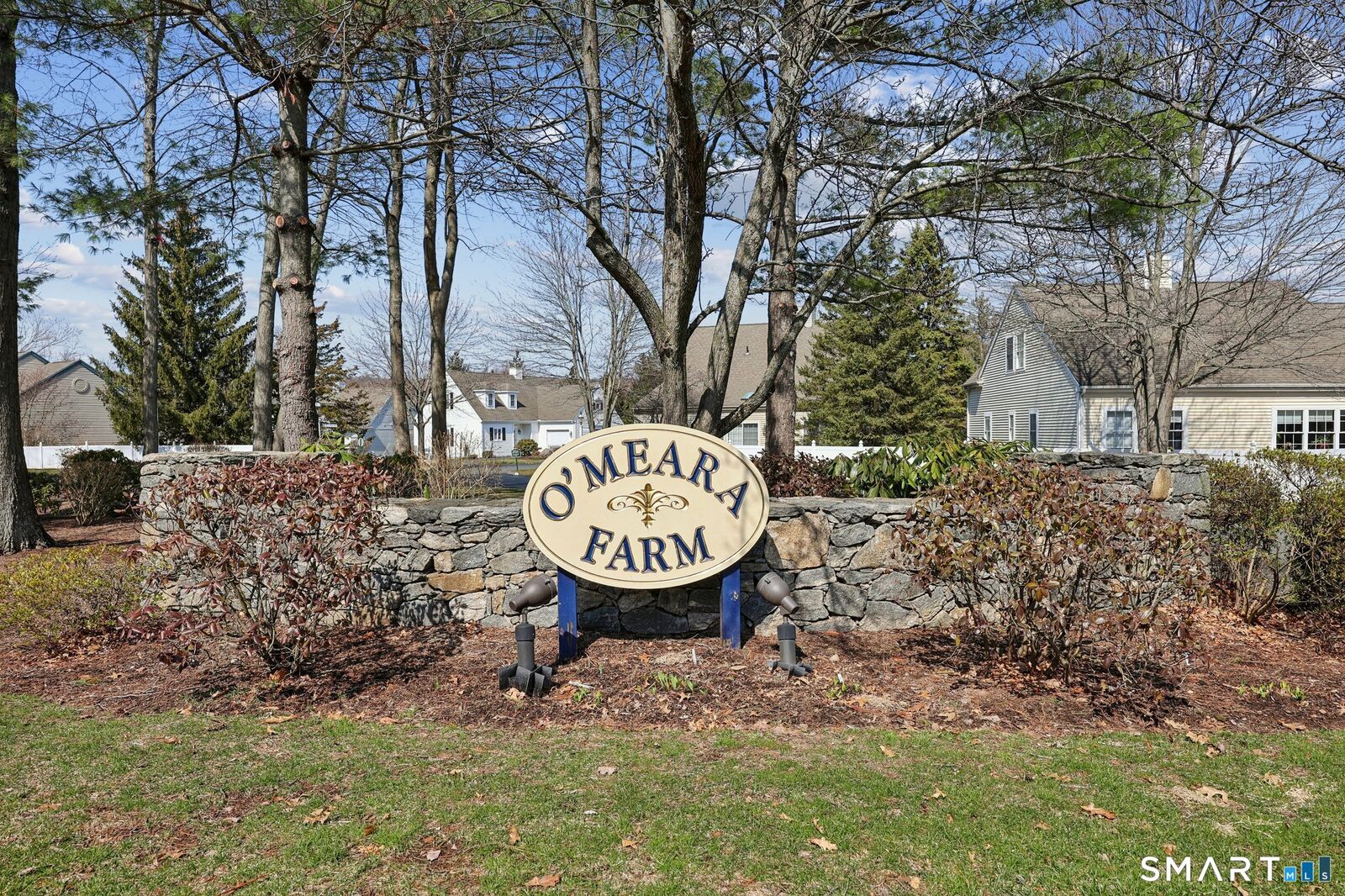 Property Photo:  1 Magnolia Circle 1  CT 06032 