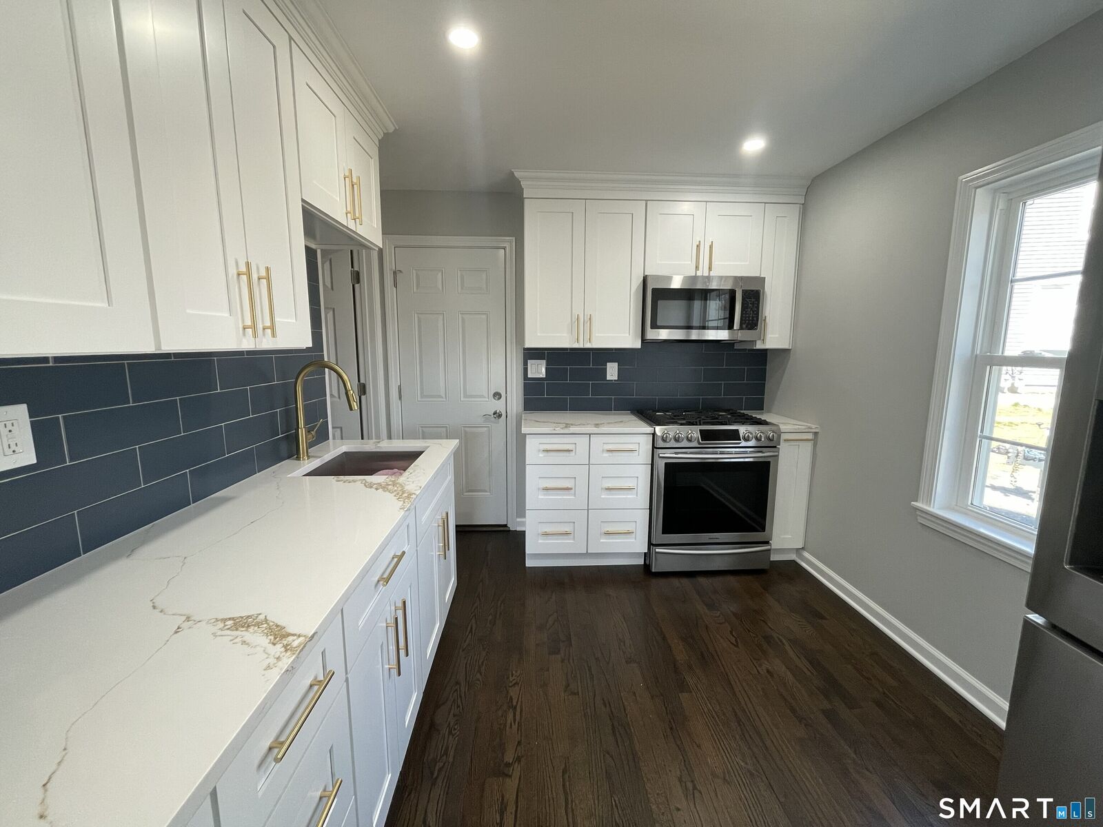 Property Photo: 111 Priscilla Circle CT 06610