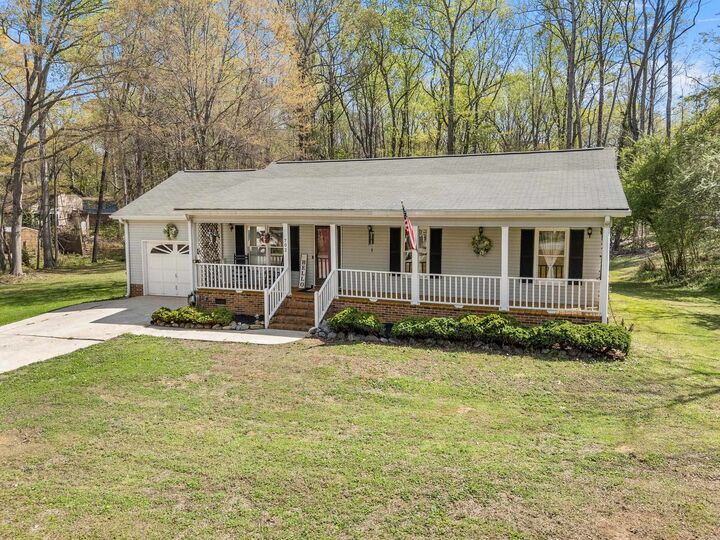 Property Photo: 702 Willow Branch Drive SC 29680