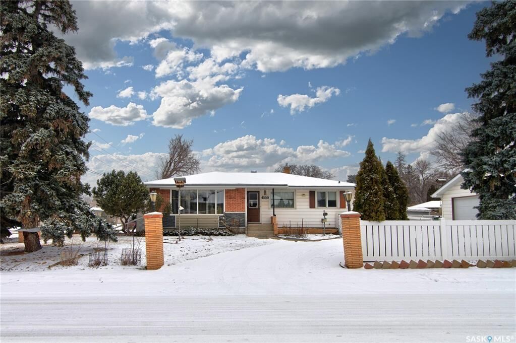 Property Photo:  4550 2nd Avenue  SK S4T 0B5 