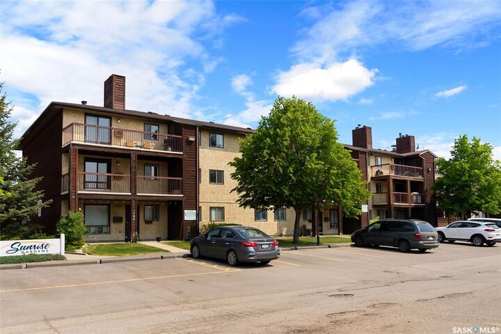 Property Photo: 31 Rodenbush Drive 206 SK S4R 8C4