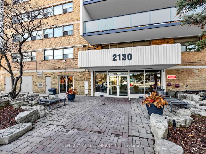 Property Photo:  2130 Weston Road 805  ON M9N 3R9 