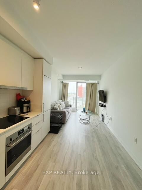 Property Photo:  7 Golden Lion Heights N735  ON M2M 3T9 