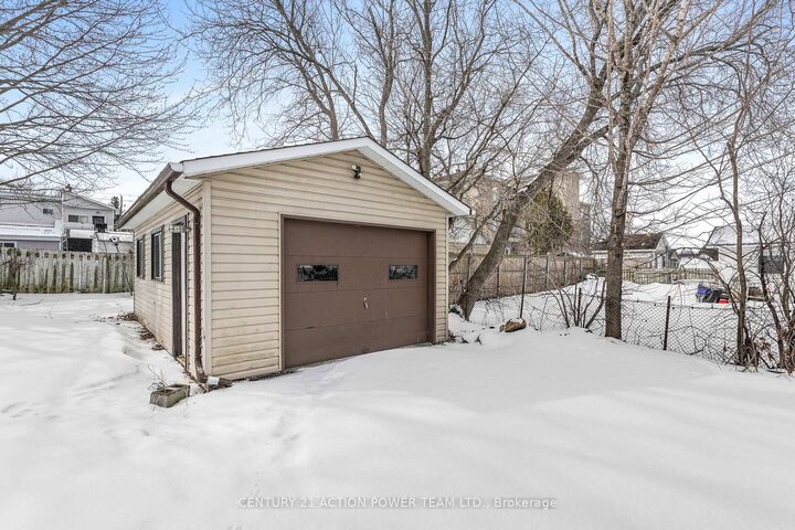 Property Photo:  983 Chapman Street  ON K4K 1E6 