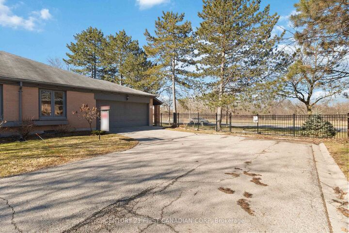 Property Photo:  50 Fiddlers Green Road 53  ON N6H 4T4 