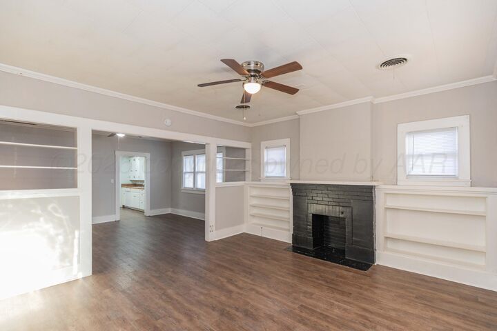 Property Photo:  2214 S Taylor Street  TX 79109-2660 