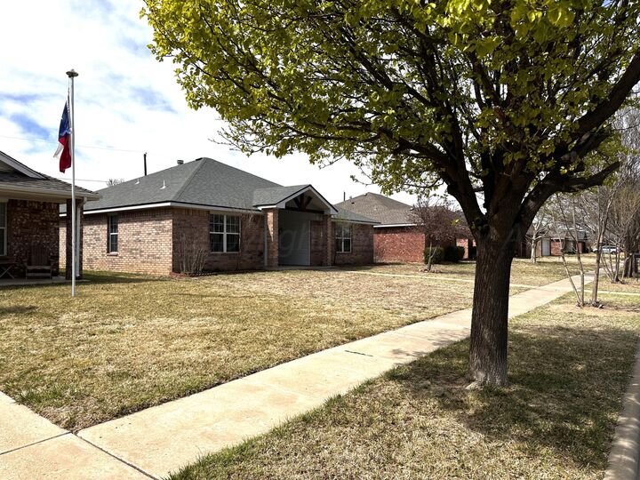 Property Photo:  3810 Willow Street  TX 79118-7735 
