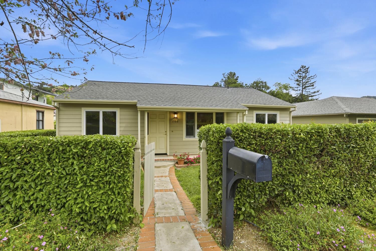 Property Photo: 2166 5th Avenue CA 94901