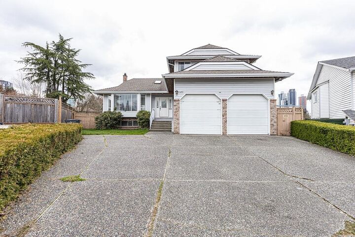 13285 98 Avenue — photo 1