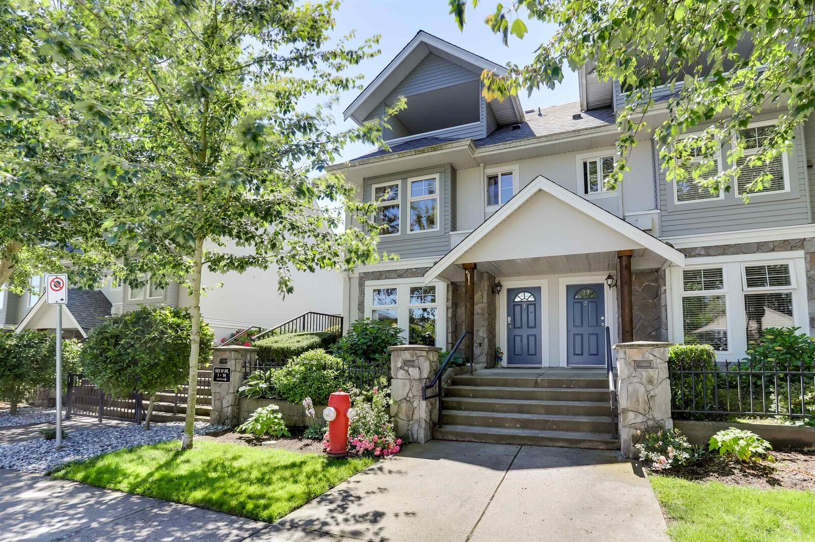 Property Photo: 15432 16A Avenue 1 BC V4A 1T3