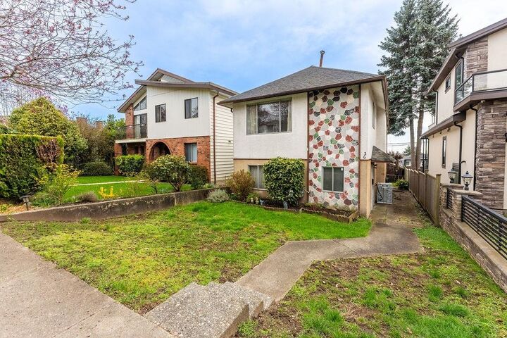 36 E 60th Avenue — photo 1