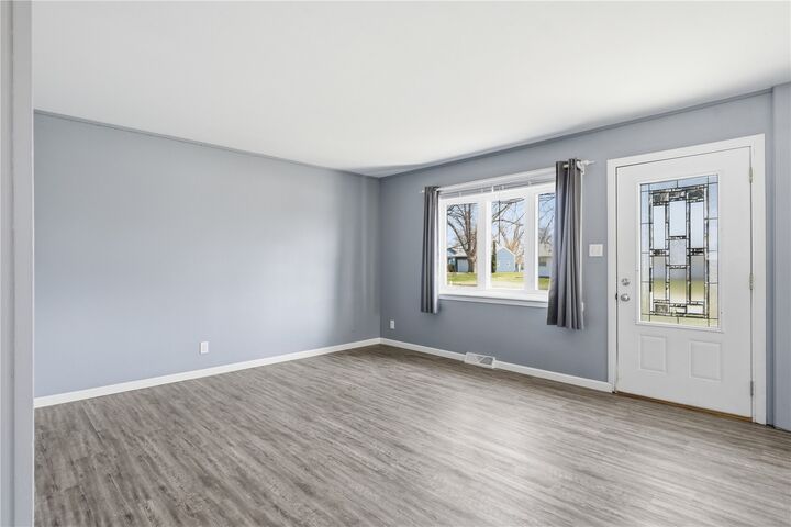 Property Photo:  642 Old Marion Road NE  IA 52402 