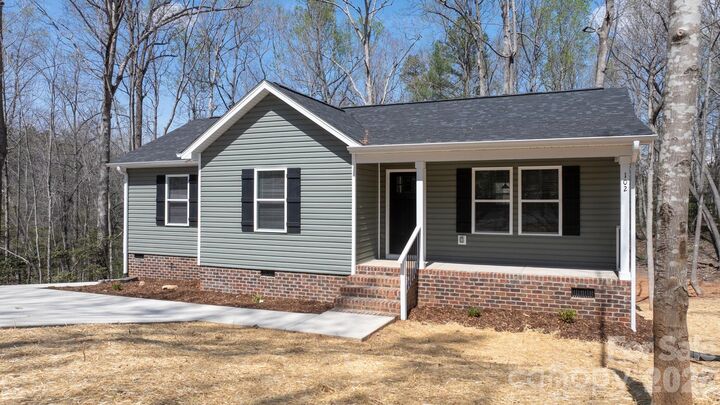 Property Photo:  102 Kitchings Drive  NC 28690 