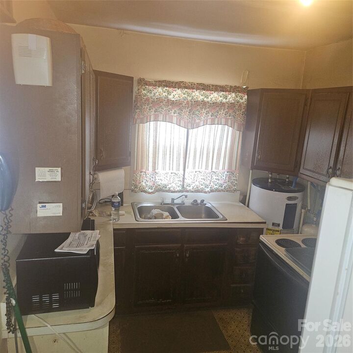 Property Photo:  1040 Drummond Avenue  NC 28205 