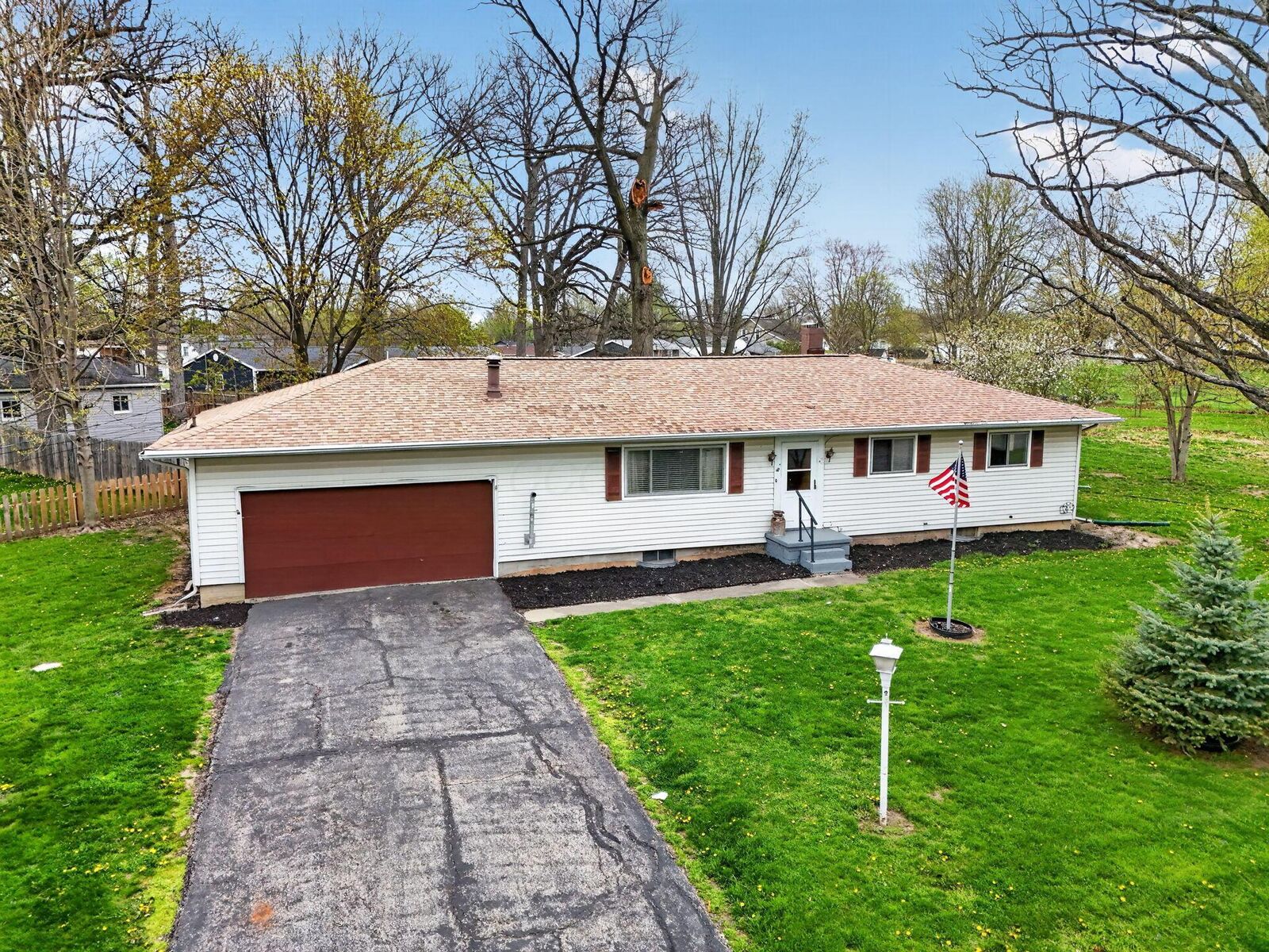 Property Photo:  1348 Hickory Drive  OH 43302 